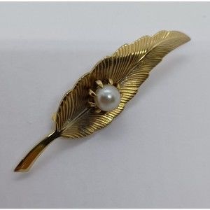 Vintage Fall Leaf  Brooch Gold Plated Faux Pearl Detailed Veins 2.25 in